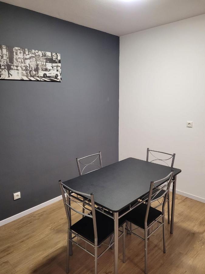 Schoene, Gemuetliche Moeblierte 2 Zi Wohnung In Rgb 雷根斯堡 外观 照片